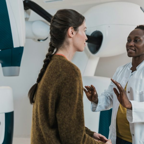 Vrouw bij doctor